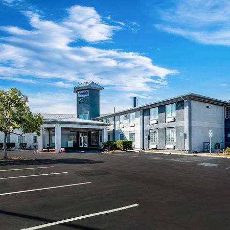 Spark By Hilton Williams Newly Opened 2025 Exterior foto