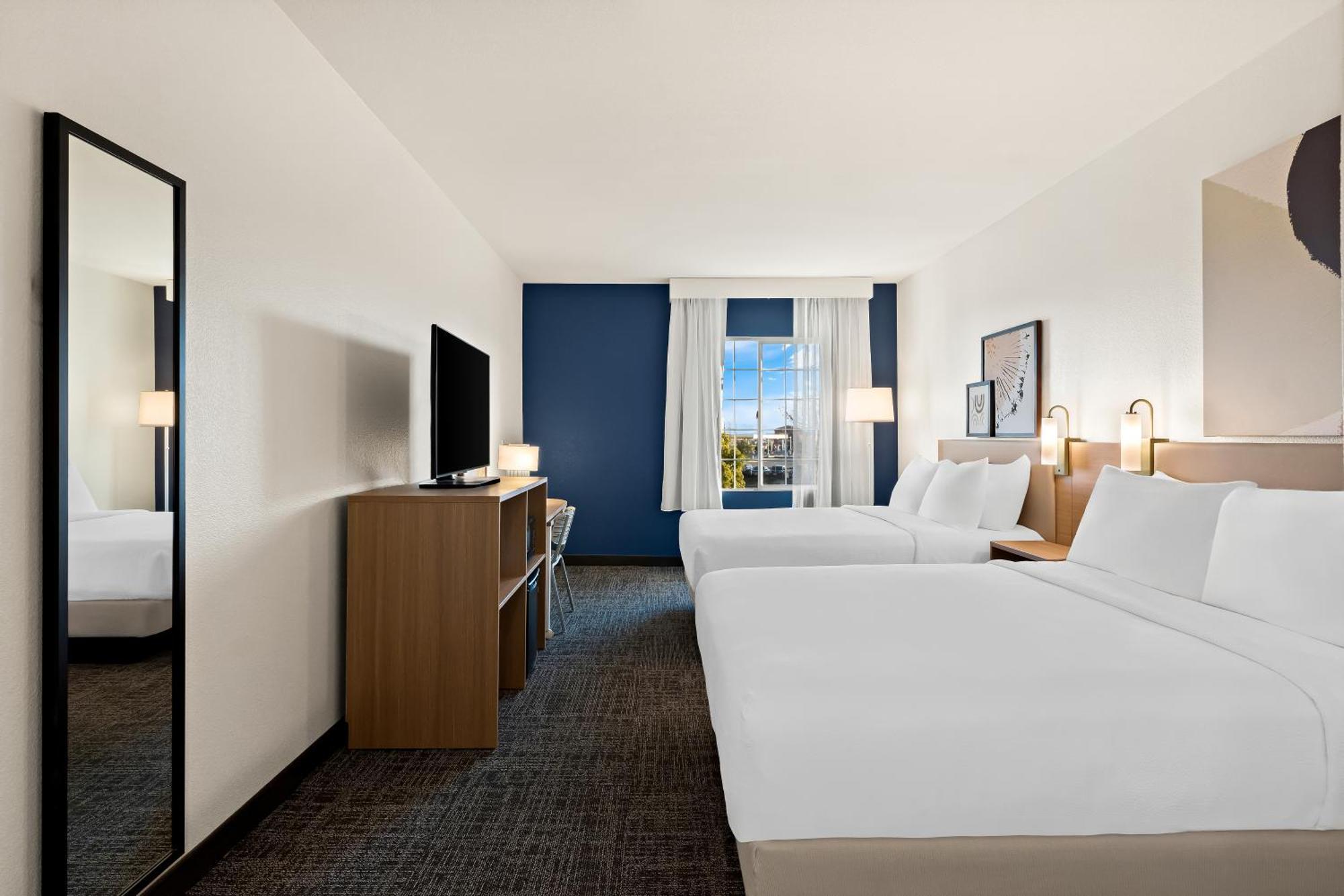 Spark By Hilton Williams Newly Opened 2025 Exterior foto