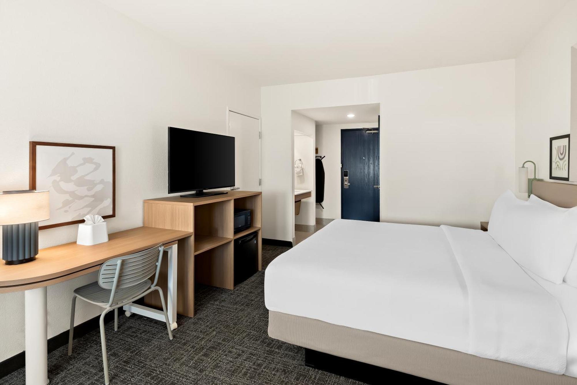 Spark By Hilton Williams Newly Opened 2025 Exterior foto