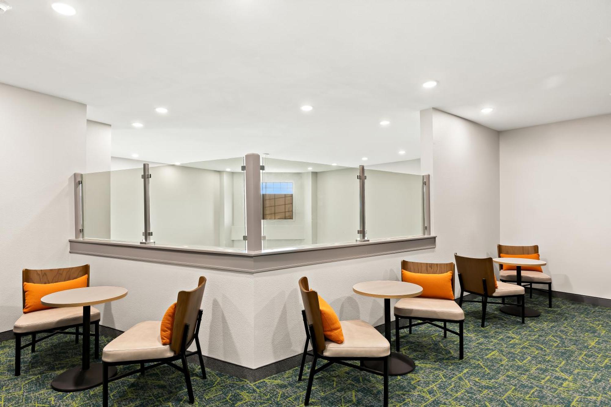 Spark By Hilton Williams Newly Opened 2025 Exterior foto