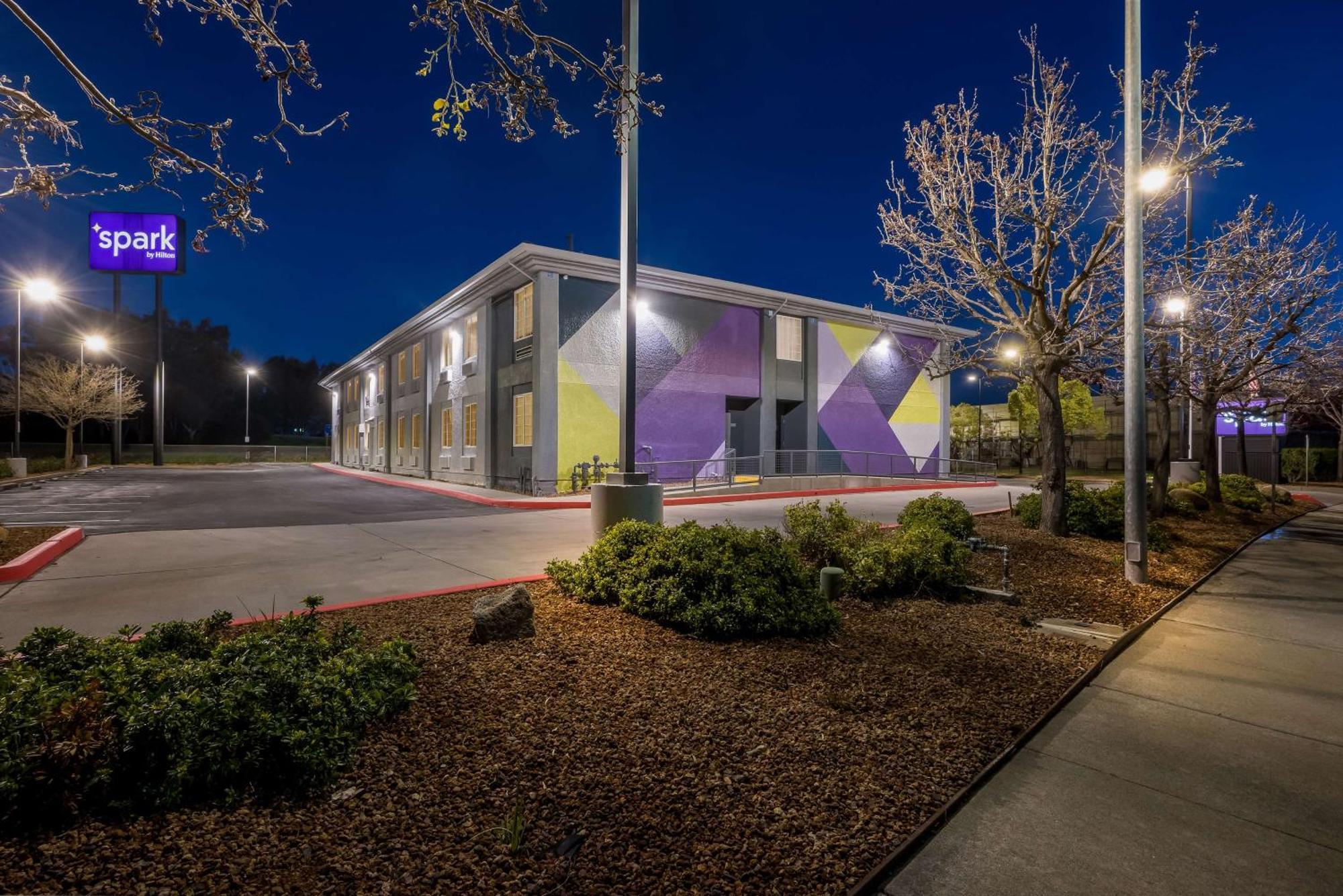 Spark By Hilton Williams Newly Opened 2025 Exterior foto